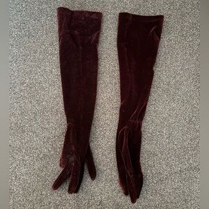 Elegant Burgundy Velvet Opera Gloves